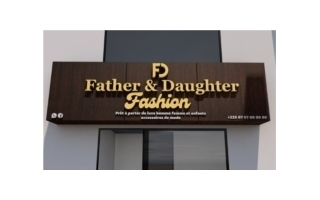 Father & Daughter Fashion - Vendeuse en magasin